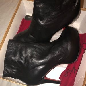 Christian Louboutin Paris ladies shoes/heels
